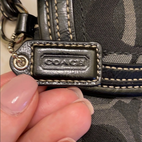 Coach wristlet - Picture 3 of 8
